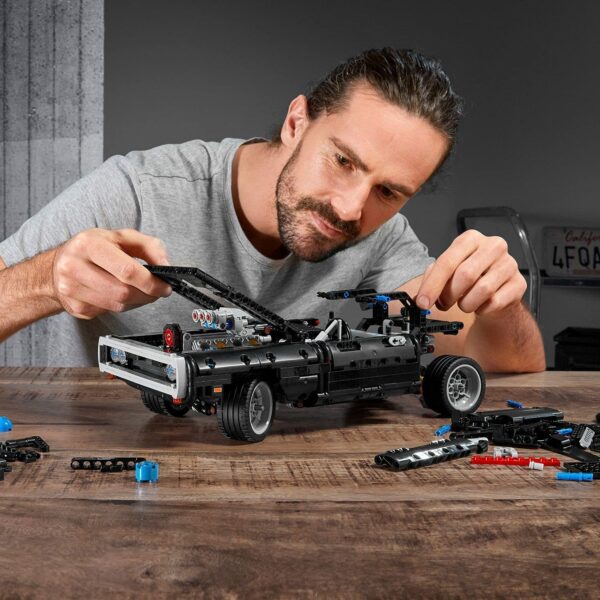 LEGO Doms's Dodge Charger 42111