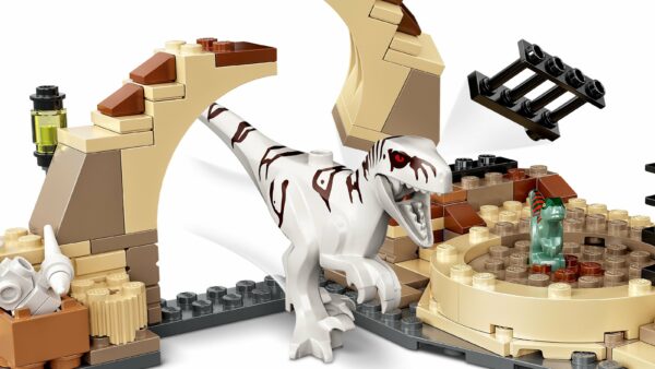 LEGO Jurassic World - Atrociraptor Motorradverfolgungsjagd 76945