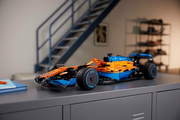 LEGO Technic - McLaren Formel 1 Rennwagen 42141