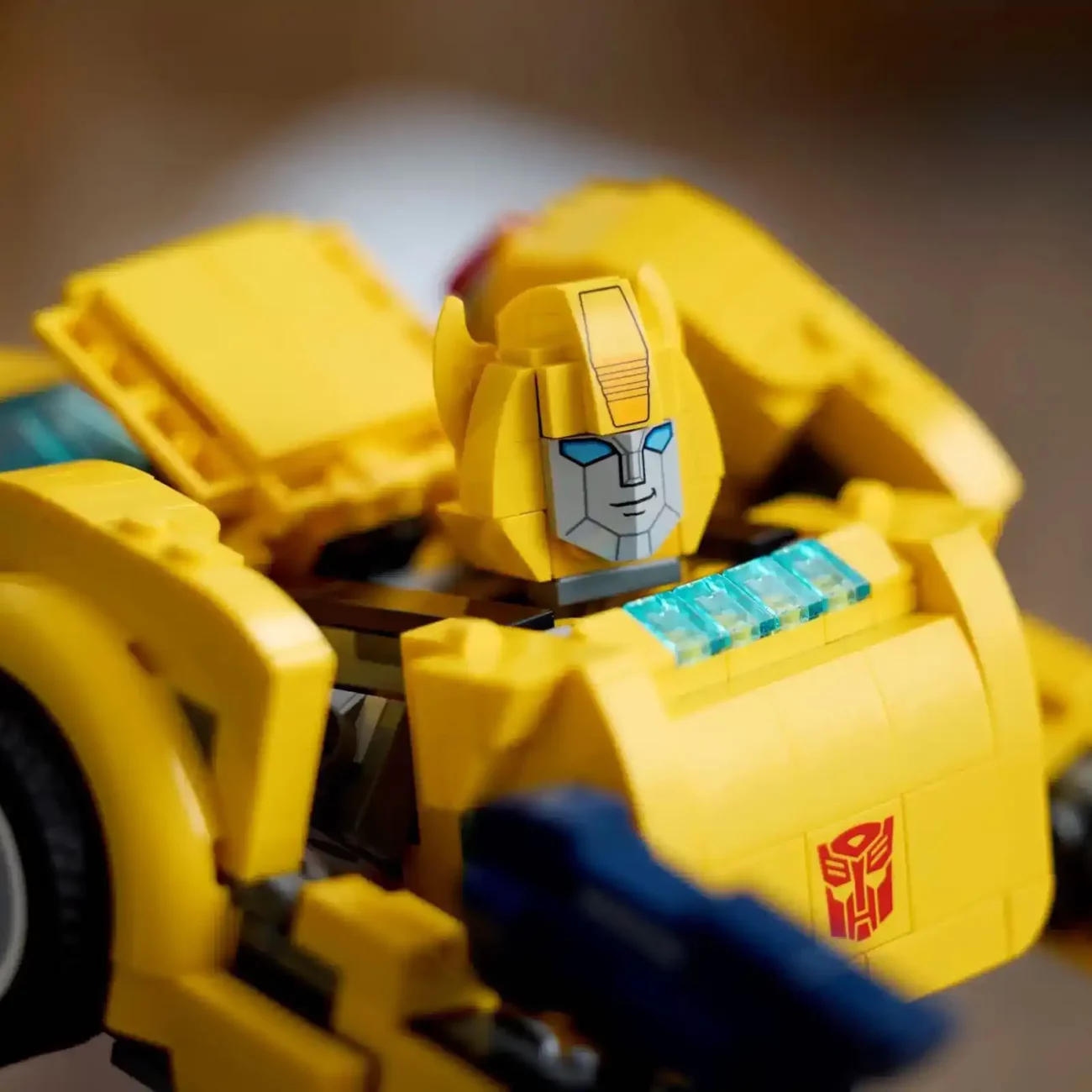 LEGO iCONS Bumblebee (10338)