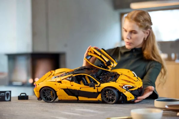 LEGO Technic McLaren P1